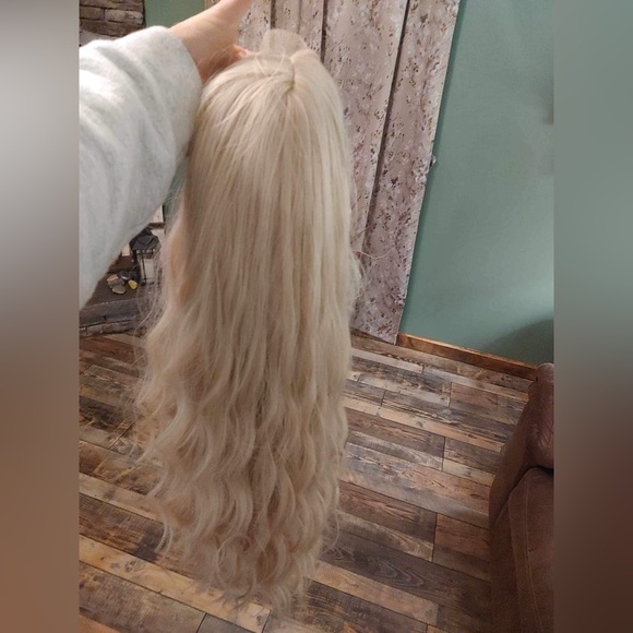 Synthetic wig - Picture 3 of 12